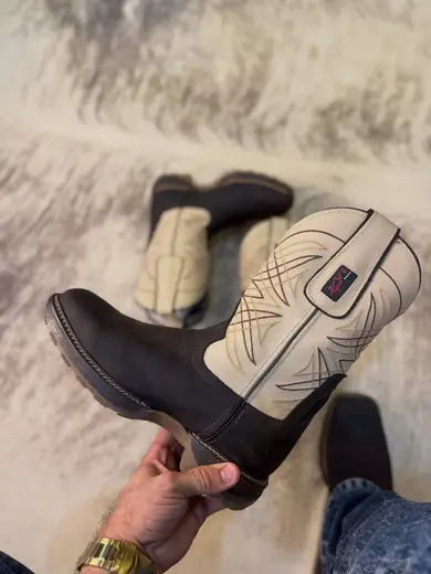 Bota Texana com Solado Jump – Café e Bege
