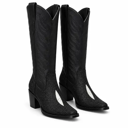 Bota Feminina Western em Couro de Arraia Preto com Detalhe Perolado