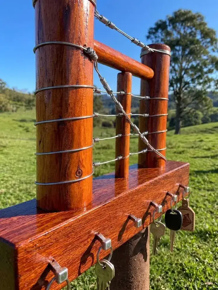 Porta-Chaves Rústico Artesanal - Estilo Cerca de Fazenda — miniatura 2